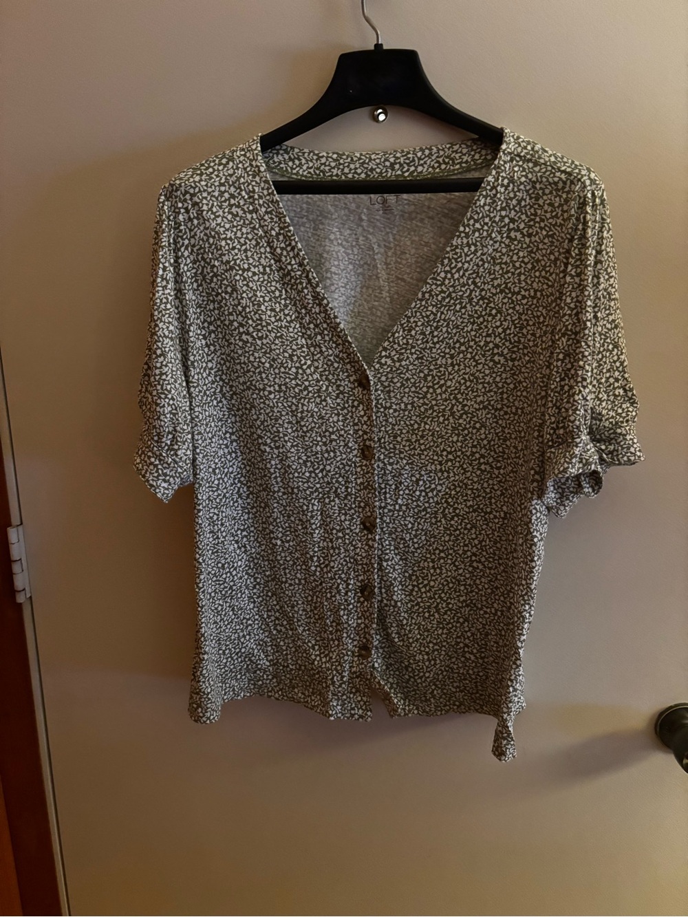 Loft V-Neck Button-Front Women's Top in Olive Floral
